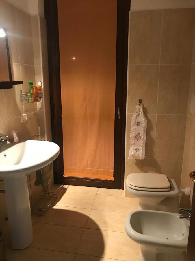 Il Gelsomino Di Via Leopardi Apartment Arona Bagian luar foto