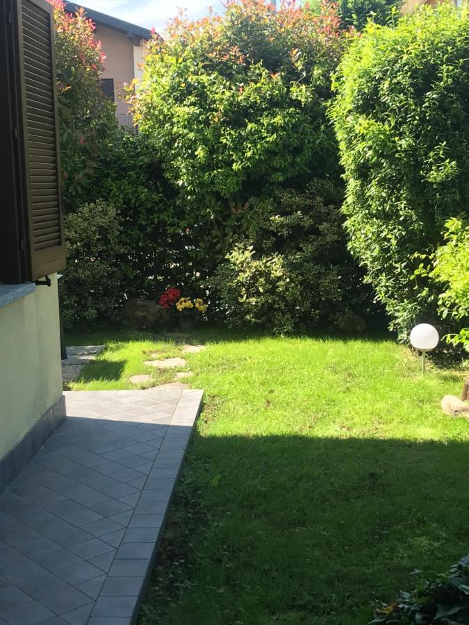 Il Gelsomino Di Via Leopardi Apartment Arona Bagian luar foto
